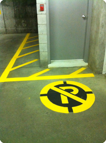 Projet de lignage de s&eacute;curit&eacute; dans une usine de Montr&eacute;al - peinture de ligne et pictograme d&eacute;fence de stationnement